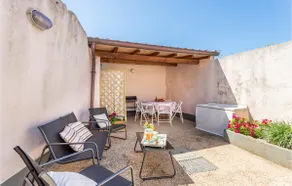 3 Bedroom Beautiful Home In Milis - Image 2