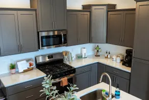 Modern and Bright Townhome + Game Room in S Salem - Image 5