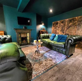 The Wolf's Den - Image 4