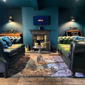 The Wolf's Den - Image 2