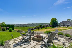 Hot Tub & Seasonal Pool: Remarkable Yakima Getaway - Image 3