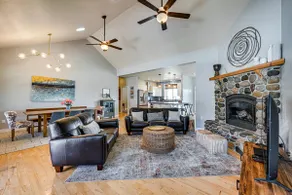 Hot Tub & Seasonal Pool: Remarkable Yakima Getaway - Image 4