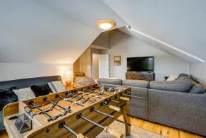 Hot Tub & Seasonal Pool: Remarkable Yakima Getaway - Image 5