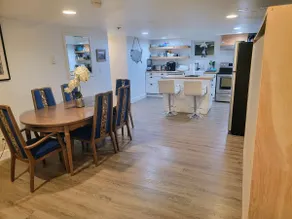 Free Parking, Fast Wifi near Beach, Parks, Transit - Image 2