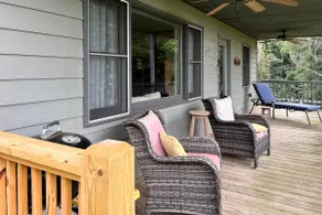 5 Mi to Downtown Morganton: Cabin on Horse Farm - Image 2
