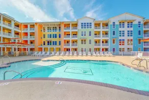 Oceanfront Corner Condo: Views, Pool & Gym! - Image 2