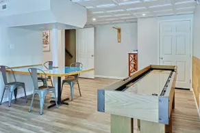 Beautiful Lake Retreat with a Bar & Game-room - Image 3