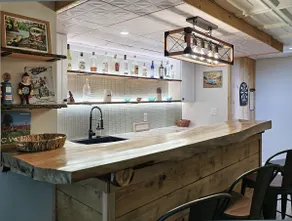 Beautiful Lake Retreat with a Bar & Game-room - Image 4