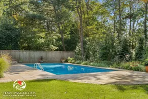 Hamptons Oasis: pool, grill, lush landscape - Image 2