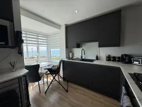 Worthing Beach 180 - Sea Views & Free Parking - Image 2