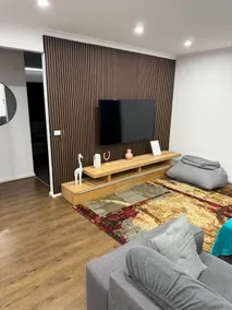 Modern 4BR Spacious house Sleeps 10 Walk to Beach - Image 3