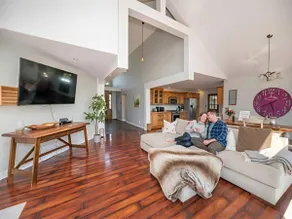 4BR Lakefront Cottage Summer-Ready | Barry's Bay - Image 2