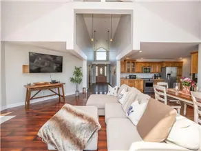 4BR Lakefront Cottage Summer-Ready | Barry's Bay - Image 5