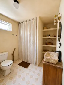 Central Apartment with A/C, Garden & Pet-Friendly - Image 2