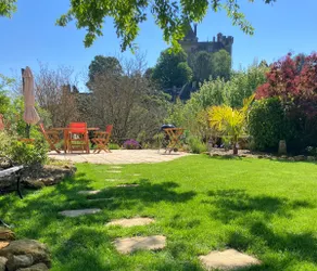 Stone house facing Montfort Castle, garden - Image 2