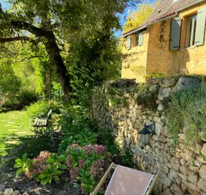 Stone house facing Montfort Castle, garden - Image 3