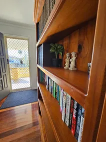 Cosy home in the northern suburbs - Image 5