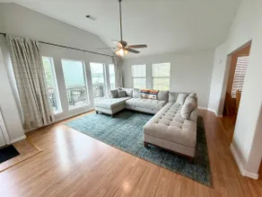 Waterfront home on Lake Livingston - Image 4