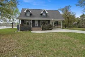 3 bedroom lake front cabin, kayaks, fire pit and more! - Image 3