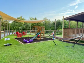 Fenced BigYard+Playground•Toys •HotTub•Arcade•Pets• Private location - Image 4