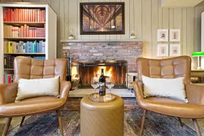 5 Min to Downtown, Private Entry - Image 5