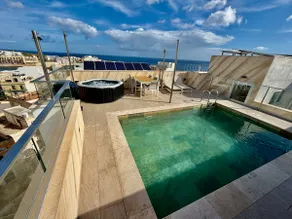Private Rooftop Pool & heated Jacuzzi, Sea Views - Image 3