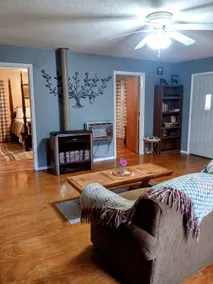Best little farm style in Iola - Image 4