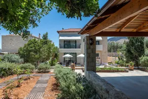 Villa Dafni with Private Pool BBQ and Free Parking - Image 3