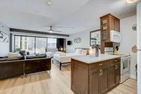 Stay together on the strip - 6 comfy beds w/view! - Image 3