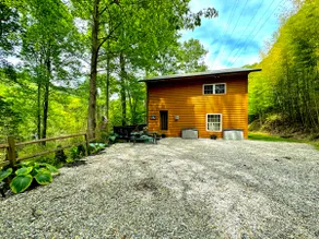 Mountain Memory Cabin - Image 2