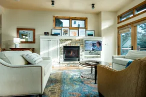 Woods Live Oak Townhome: Cozy, Hot Tub, Under Gondola - Image 3