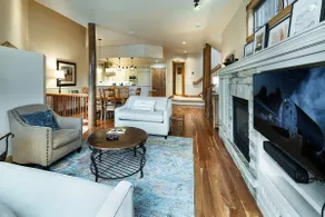 Woods Live Oak Townhome: Cozy, Hot Tub, Under Gondola - Image 2