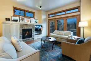Woods Live Oak Townhome: Cozy, Hot Tub, Under Gondola - Image 4