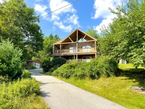 Private Large Log Home, 5 min From Machias - Image 3