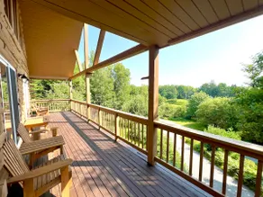 Private Large Log Home, 5 min From Machias - Image 2