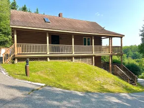 Private Large Log Home, 5 min From Machias - Image 5