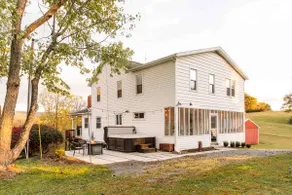 The Farmhouse at Pleasant Ridge | Hot tub  - Image 4
