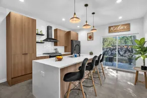 Sun-Filled Modern Oasis - 5 Min to DT - Image 4
