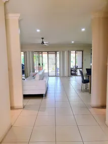 Spacious 4 Beds Relaxing House on the Lake - Image 4