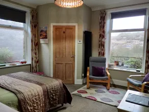 The Cabin - Great Views, Garden, Netflix, Near Town - Image 2