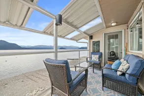Lake Front Cottage with Dock! On the Sunny Shuswap - Image 4