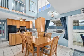 Lake Front Cottage with Dock! On the Sunny Shuswap - Image 3