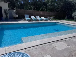 Studio in Provence with private courtyard & pool - Image 2