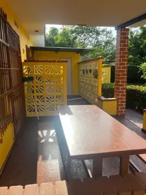 House for rent in Coronado with a pool - Image 3