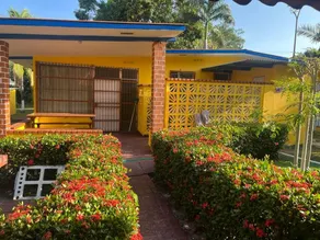 House for rent in Coronado with a pool - Image 2