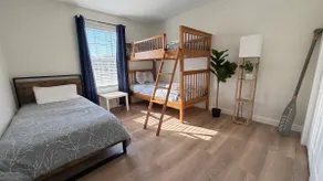 Sleeps 6 | Private Backyard | Pet Friendly - Image 5