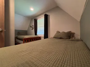 Pet-Friendly Retreat•Sleeps 8•Huge Yard•Fire pit - Image 4