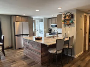 Pet-Friendly Retreat•Sleeps 8•Huge Yard•Fire pit - Image 2