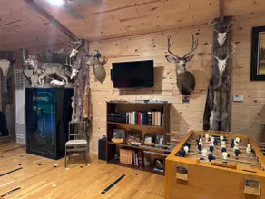 Steve’s Barn Lodge, Detroit River/Lake Erie - Image 4