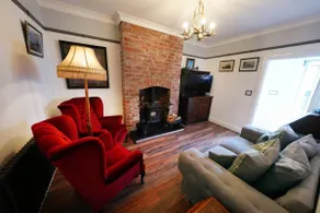 Private detached cottage, wood fired hot tub! - Image 3